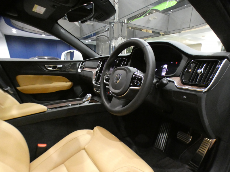 ボルボ V60 V60ｸﾛｽｶﾝﾄﾘｰ ｱﾙﾃｨﾒｯﾄB5 AWD　1ｵｰﾅｰ 追ACC･LKA･ BLIS 茶革 全席ﾋｰﾀｰ ﾍﾞﾝﾁﾚｰﾀｰ ﾏｯｻｰｼﾞ ☆ﾊﾟﾉﾗﾏSR ☆ｸﾘｽﾀﾙｼﾌﾄﾉﾌﾞ  ﾀｯﾁｽｸﾘｰﾝGoogleﾅﾋﾞ harman/K 全周ｶﾒﾗ LEDﾗｲﾄ ｵｰﾄﾃｰﾙｹﾞｰﾄ 19AW B5EG+ﾓｰﾀｰ　2年保証