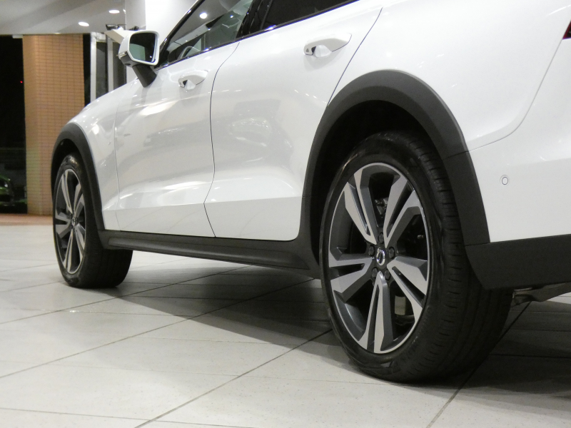 ボルボ V60 V60ｸﾛｽｶﾝﾄﾘｰ ｱﾙﾃｨﾒｯﾄB5 AWD　1ｵｰﾅｰ 追ACC･LKA･ BLIS 茶革 全席ﾋｰﾀｰ ﾍﾞﾝﾁﾚｰﾀｰ ﾏｯｻｰｼﾞ ☆ﾊﾟﾉﾗﾏSR ☆ｸﾘｽﾀﾙｼﾌﾄﾉﾌﾞ  ﾀｯﾁｽｸﾘｰﾝGoogleﾅﾋﾞ harman/K 全周ｶﾒﾗ LEDﾗｲﾄ ｵｰﾄﾃｰﾙｹﾞｰﾄ 19AW B5EG+ﾓｰﾀｰ　2年保証