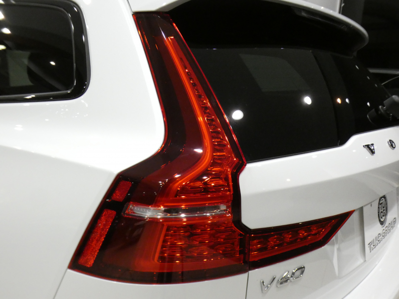 ボルボ V60 V60ｸﾛｽｶﾝﾄﾘｰ ｱﾙﾃｨﾒｯﾄB5 AWD　1ｵｰﾅｰ 追ACC･LKA･ BLIS 茶革 全席ﾋｰﾀｰ ﾍﾞﾝﾁﾚｰﾀｰ ﾏｯｻｰｼﾞ ☆ﾊﾟﾉﾗﾏSR ☆ｸﾘｽﾀﾙｼﾌﾄﾉﾌﾞ  ﾀｯﾁｽｸﾘｰﾝGoogleﾅﾋﾞ harman/K 全周ｶﾒﾗ LEDﾗｲﾄ ｵｰﾄﾃｰﾙｹﾞｰﾄ 19AW B5EG+ﾓｰﾀｰ　2年保証