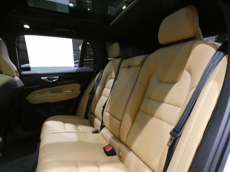 ボルボ V60 V60ｸﾛｽｶﾝﾄﾘｰ ｱﾙﾃｨﾒｯﾄB5 AWD　1ｵｰﾅｰ 追ACC･LKA･ BLIS 茶革 全席ﾋｰﾀｰ ﾍﾞﾝﾁﾚｰﾀｰ ﾏｯｻｰｼﾞ ☆ﾊﾟﾉﾗﾏSR ☆ｸﾘｽﾀﾙｼﾌﾄﾉﾌﾞ  ﾀｯﾁｽｸﾘｰﾝGoogleﾅﾋﾞ harman/K 全周ｶﾒﾗ LEDﾗｲﾄ ｵｰﾄﾃｰﾙｹﾞｰﾄ 19AW B5EG+ﾓｰﾀｰ　2年保証