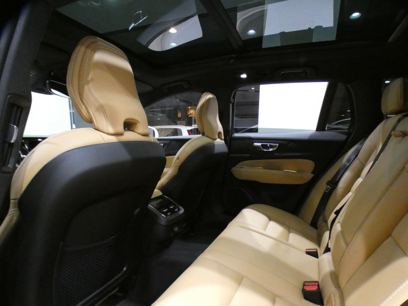 ボルボ V60 V60ｸﾛｽｶﾝﾄﾘｰ ｱﾙﾃｨﾒｯﾄB5 AWD　1ｵｰﾅｰ 追ACC･LKA･ BLIS 茶革 全席ﾋｰﾀｰ ﾍﾞﾝﾁﾚｰﾀｰ ﾏｯｻｰｼﾞ ☆ﾊﾟﾉﾗﾏSR ☆ｸﾘｽﾀﾙｼﾌﾄﾉﾌﾞ  ﾀｯﾁｽｸﾘｰﾝGoogleﾅﾋﾞ harman/K 全周ｶﾒﾗ LEDﾗｲﾄ ｵｰﾄﾃｰﾙｹﾞｰﾄ 19AW B5EG+ﾓｰﾀｰ　2年保証