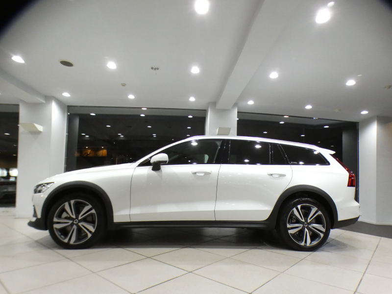 ボルボ V60 V60ｸﾛｽｶﾝﾄﾘｰ ｱﾙﾃｨﾒｯﾄB5 AWD　1ｵｰﾅｰ 追ACC･LKA･ BLIS 茶革 全席ﾋｰﾀｰ ﾍﾞﾝﾁﾚｰﾀｰ ﾏｯｻｰｼﾞ ☆ﾊﾟﾉﾗﾏSR ☆ｸﾘｽﾀﾙｼﾌﾄﾉﾌﾞ  ﾀｯﾁｽｸﾘｰﾝGoogleﾅﾋﾞ harman/K 全周ｶﾒﾗ LEDﾗｲﾄ ｵｰﾄﾃｰﾙｹﾞｰﾄ 19AW B5EG+ﾓｰﾀｰ　2年保証