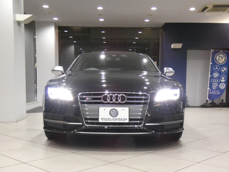 アウディ S7 S7ｽﾎﾟｰﾂﾊﾞｯｸ　☆1ｵｰﾅｰ ADVｷｰ 黒革 全席ﾋｰﾀｰ ｻﾝﾙｰﾌ MMIﾅﾋﾞ BOSE Bｶﾒﾗ PDC ﾘｱ独立AC LEDﾗｲﾄ 専用ｴｸｽﾃﾘｱ&20AW 420ps　2年保証