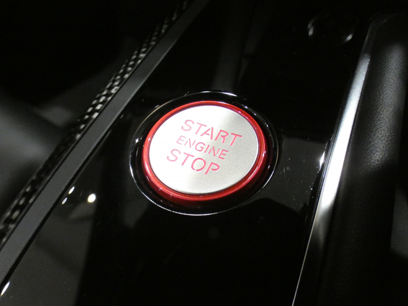 アウディ S7 S7ｽﾎﾟｰﾂﾊﾞｯｸ　☆1ｵｰﾅｰ ADVｷｰ 黒革 全席ﾋｰﾀｰ ｻﾝﾙｰﾌ MMIﾅﾋﾞ BOSE Bｶﾒﾗ PDC ﾘｱ独立AC LEDﾗｲﾄ 専用ｴｸｽﾃﾘｱ&20AW 420ps　2年保証