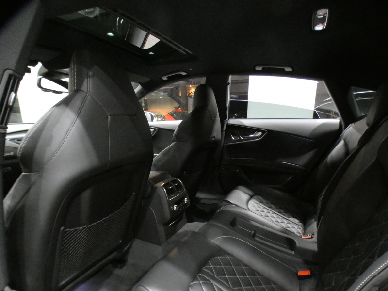 アウディ S7 S7ｽﾎﾟｰﾂﾊﾞｯｸ　☆1ｵｰﾅｰ ADVｷｰ 黒革 全席ﾋｰﾀｰ ｻﾝﾙｰﾌ MMIﾅﾋﾞ BOSE Bｶﾒﾗ PDC ﾘｱ独立AC LEDﾗｲﾄ 専用ｴｸｽﾃﾘｱ&20AW 420ps　2年保証