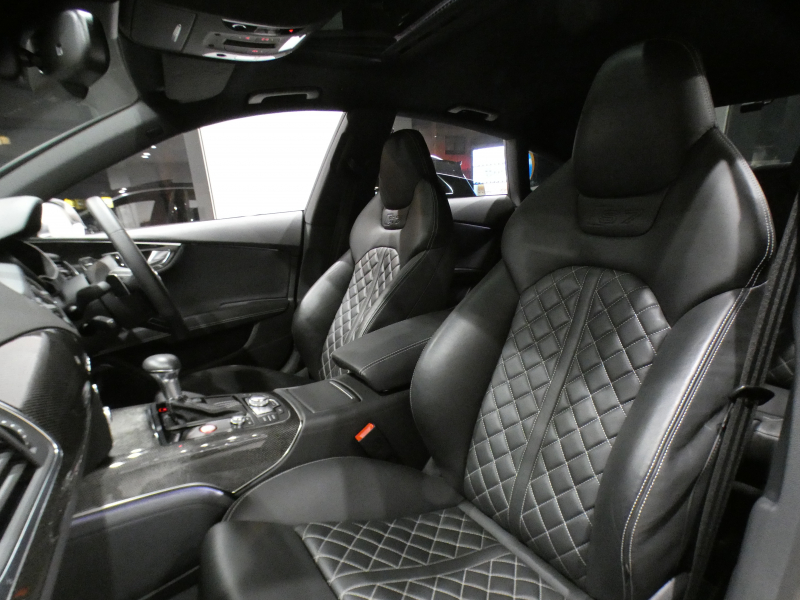 アウディ S7 S7ｽﾎﾟｰﾂﾊﾞｯｸ　☆1ｵｰﾅｰ ADVｷｰ 黒革 全席ﾋｰﾀｰ ｻﾝﾙｰﾌ MMIﾅﾋﾞ BOSE Bｶﾒﾗ PDC ﾘｱ独立AC LEDﾗｲﾄ 専用ｴｸｽﾃﾘｱ&20AW 420ps　2年保証