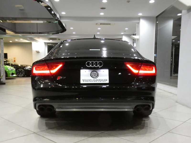 アウディ S7 S7ｽﾎﾟｰﾂﾊﾞｯｸ　☆1ｵｰﾅｰ ADVｷｰ 黒革 全席ﾋｰﾀｰ ｻﾝﾙｰﾌ MMIﾅﾋﾞ BOSE Bｶﾒﾗ PDC ﾘｱ独立AC LEDﾗｲﾄ 専用ｴｸｽﾃﾘｱ&20AW 420ps　2年保証