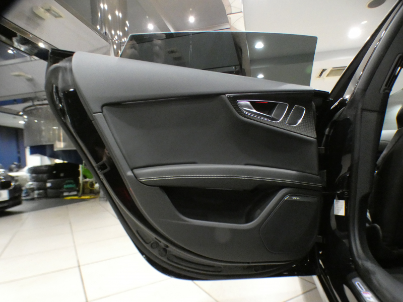 アウディ S7 S7ｽﾎﾟｰﾂﾊﾞｯｸ　☆1ｵｰﾅｰ ADVｷｰ 黒革 全席ﾋｰﾀｰ ｻﾝﾙｰﾌ MMIﾅﾋﾞ BOSE Bｶﾒﾗ PDC ﾘｱ独立AC LEDﾗｲﾄ 専用ｴｸｽﾃﾘｱ&20AW 420ps　2年保証