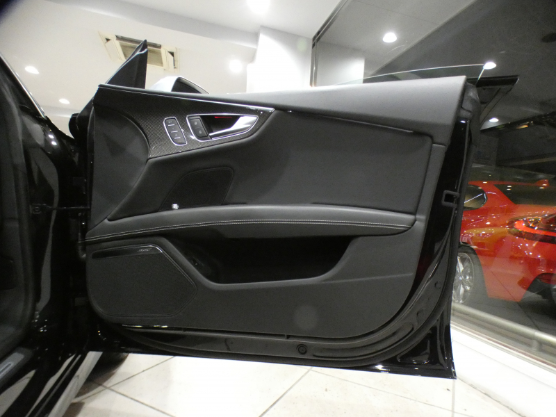 アウディ S7 S7ｽﾎﾟｰﾂﾊﾞｯｸ　☆1ｵｰﾅｰ ADVｷｰ 黒革 全席ﾋｰﾀｰ ｻﾝﾙｰﾌ MMIﾅﾋﾞ BOSE Bｶﾒﾗ PDC ﾘｱ独立AC LEDﾗｲﾄ 専用ｴｸｽﾃﾘｱ&20AW 420ps　2年保証