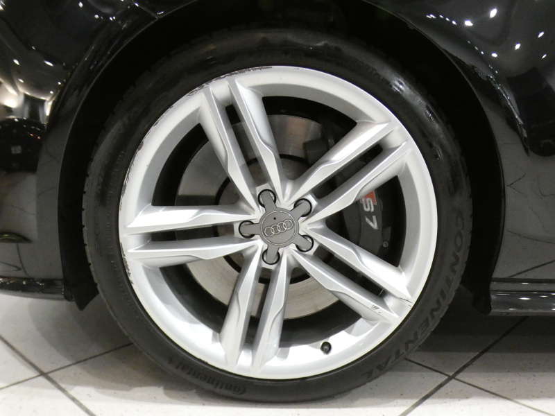 アウディ S7 S7ｽﾎﾟｰﾂﾊﾞｯｸ　☆1ｵｰﾅｰ ADVｷｰ 黒革 全席ﾋｰﾀｰ ｻﾝﾙｰﾌ MMIﾅﾋﾞ BOSE Bｶﾒﾗ PDC ﾘｱ独立AC LEDﾗｲﾄ 専用ｴｸｽﾃﾘｱ&20AW 420ps　2年保証