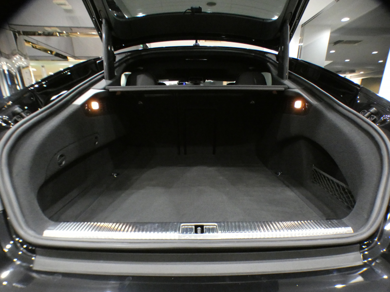 アウディ S7 S7ｽﾎﾟｰﾂﾊﾞｯｸ　☆1ｵｰﾅｰ ADVｷｰ 黒革 全席ﾋｰﾀｰ ｻﾝﾙｰﾌ MMIﾅﾋﾞ BOSE Bｶﾒﾗ PDC ﾘｱ独立AC LEDﾗｲﾄ 専用ｴｸｽﾃﾘｱ&20AW 420ps　2年保証