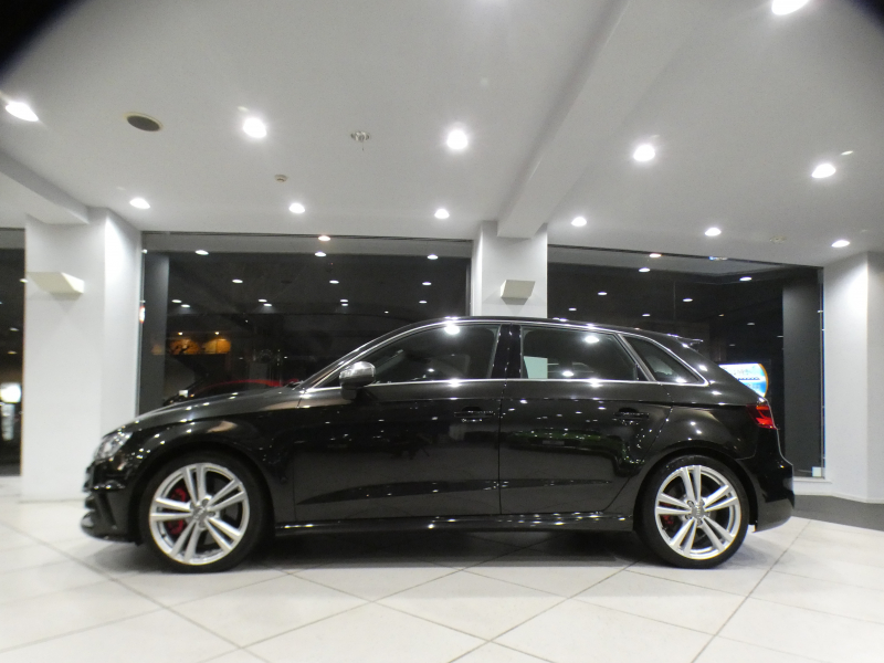 アウディ S3 S3ｽﾎﾟｰﾂﾊﾞｯｸ ﾚｻﾞｰ&LEDﾗｲﾄPKG　ADVｷｰ 追ACC ｱｳﾃﾞｨﾌﾟﾚｾﾝｽ 黒革 ﾋｰﾀｰ MMIﾅﾋﾞ Bｶﾒﾗ PDC LEDﾗｲﾄ 専用ｴｸｽﾃﾘｱ&18AW 赤ｷｬﾘﾊﾟｰ 285ps　2年保証