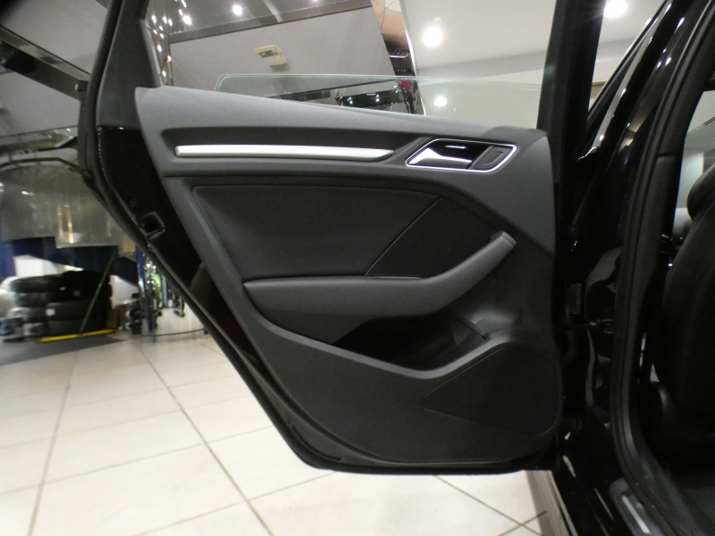 アウディ S3 S3ｽﾎﾟｰﾂﾊﾞｯｸ ﾚｻﾞｰ&LEDﾗｲﾄPKG　ADVｷｰ 追ACC ｱｳﾃﾞｨﾌﾟﾚｾﾝｽ 黒革 ﾋｰﾀｰ MMIﾅﾋﾞ Bｶﾒﾗ PDC LEDﾗｲﾄ 専用ｴｸｽﾃﾘｱ&18AW 赤ｷｬﾘﾊﾟｰ 285ps　2年保証