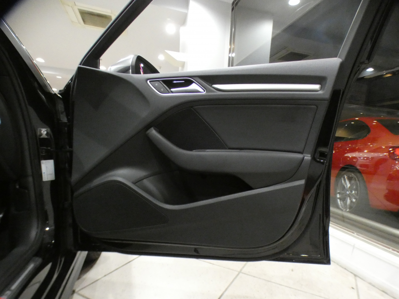 アウディ S3 S3ｽﾎﾟｰﾂﾊﾞｯｸ ﾚｻﾞｰ&LEDﾗｲﾄPKG　ADVｷｰ 追ACC ｱｳﾃﾞｨﾌﾟﾚｾﾝｽ 黒革 ﾋｰﾀｰ MMIﾅﾋﾞ Bｶﾒﾗ PDC LEDﾗｲﾄ 専用ｴｸｽﾃﾘｱ&18AW 赤ｷｬﾘﾊﾟｰ 285ps　2年保証