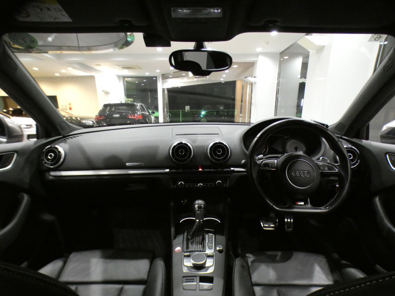 アウディ S3 S3ｽﾎﾟｰﾂﾊﾞｯｸ ﾚｻﾞｰ&LEDﾗｲﾄPKG　ADVｷｰ 追ACC ｱｳﾃﾞｨﾌﾟﾚｾﾝｽ 黒革 ﾋｰﾀｰ MMIﾅﾋﾞ Bｶﾒﾗ PDC LEDﾗｲﾄ 専用ｴｸｽﾃﾘｱ&18AW 赤ｷｬﾘﾊﾟｰ 285ps　2年保証