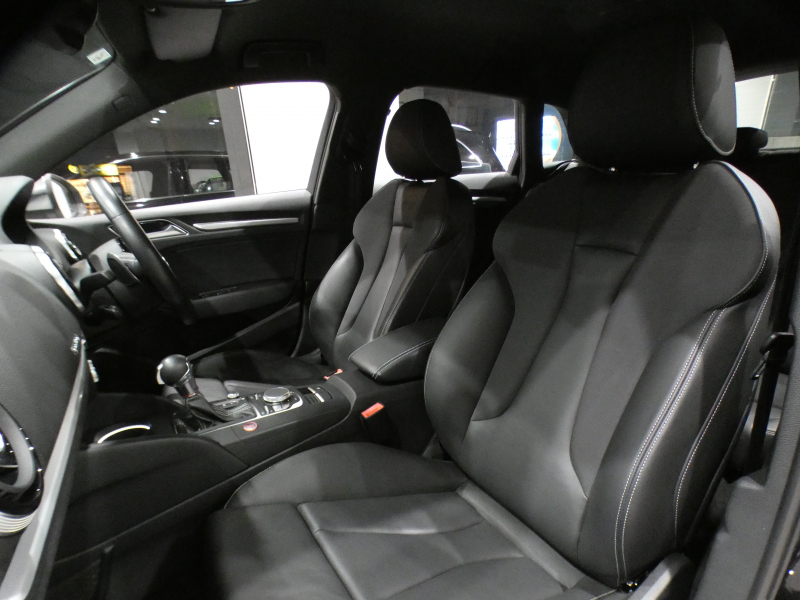 アウディ S3 S3ｽﾎﾟｰﾂﾊﾞｯｸ ﾚｻﾞｰ&LEDﾗｲﾄPKG　ADVｷｰ 追ACC ｱｳﾃﾞｨﾌﾟﾚｾﾝｽ 黒革 ﾋｰﾀｰ MMIﾅﾋﾞ Bｶﾒﾗ PDC LEDﾗｲﾄ 専用ｴｸｽﾃﾘｱ&18AW 赤ｷｬﾘﾊﾟｰ 285ps　2年保証