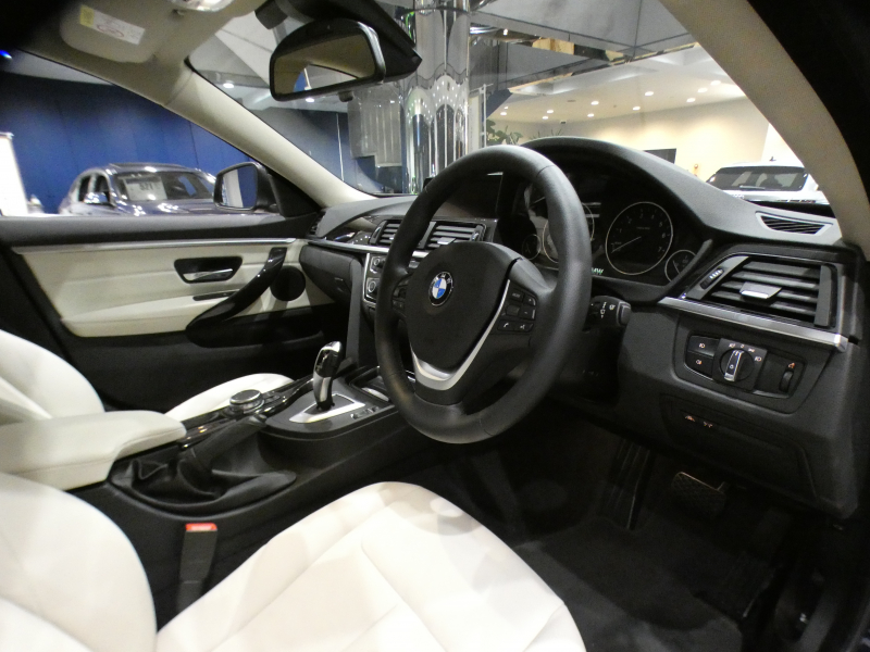 BMW 4シリーズ 420iｸﾞﾗﾝｸｰﾍﾟ ﾗｸﾞｼﾞｭｱﾘｰ　ｺﾝﾌｫA 追ACC ﾚｰﾝDW 衝突軽減 ☆白革 ﾋｰﾀｰ iﾄﾞﾗｲﾌﾞﾅﾋﾞ(NBT-EVO) Bｶﾒﾗ PDC ｷｾﾉﾝ ｵｰﾄﾃｰﾙｹﾞｰﾄ ﾗｸﾞｼﾞｭｱﾘｰ専用ｴｸｽﾃﾘｱ&18AW　2年保証