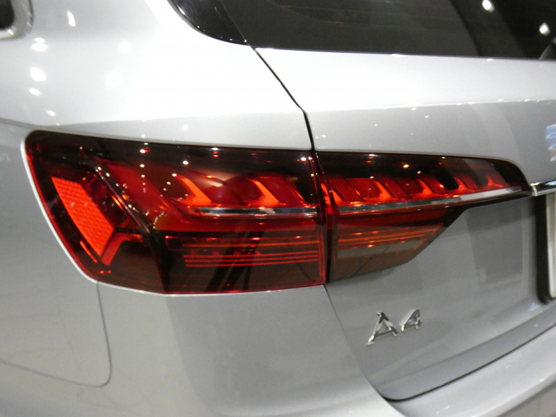 アウディ A4アバント A4ｱﾊﾞﾝﾄ 45TFSIｸﾜﾄﾛ ｱﾄﾞﾊﾞﾝｽﾄ ﾊﾟｰｸｱｼｽﾄPKG　後期 追ACC ﾚｰﾝ&ｻｲﾄﾞｱｼｽﾄ ｱｳﾃﾞｨﾌﾟﾚｾﾝｽ ｸﾛｽｼｰﾄ ﾋｰﾀｰ ﾀｯﾁｽｸﾘｰﾝMMIﾅﾋﾞ 全周囲ｶﾒﾗ PDC ﾏﾄﾘｸｽLED ﾏﾙﾁｶﾗｰｱﾝﾋﾞｴﾝﾄ　2年保証