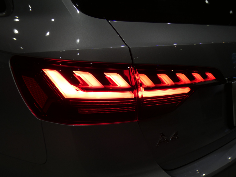 アウディ A4アバント A4ｱﾊﾞﾝﾄ 45TFSIｸﾜﾄﾛ ｱﾄﾞﾊﾞﾝｽﾄ ﾊﾟｰｸｱｼｽﾄPKG　後期 追ACC ﾚｰﾝ&ｻｲﾄﾞｱｼｽﾄ ｱｳﾃﾞｨﾌﾟﾚｾﾝｽ ｸﾛｽｼｰﾄ ﾋｰﾀｰ ﾀｯﾁｽｸﾘｰﾝMMIﾅﾋﾞ 全周囲ｶﾒﾗ PDC ﾏﾄﾘｸｽLED ﾏﾙﾁｶﾗｰｱﾝﾋﾞｴﾝﾄ　2年保証