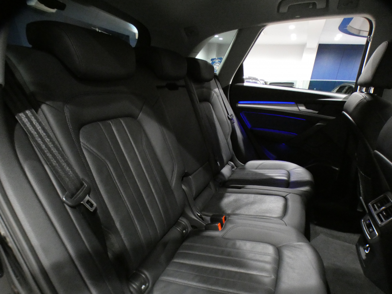 アウディ Q5 Q5 2.0TFSIｸﾜﾄﾛ ﾃﾞﾋﾞｭｰ&ﾗｸﾞｼﾞｭｱﾘｰ&ｱｼｽﾀﾝｽPKG　ADVｷｰ 追ACC ｻｲﾄﾞｱｼｽﾄ 衝突軽減 黒革 ﾋｰﾀｰ MMIﾅﾋﾞ ﾊﾞｰﾁｬﾙCP 全周ｶﾒﾗ PDC ﾏﾄﾘｸｽLED ｱﾝﾋﾞｴﾝﾄﾗｲﾄ Sﾗｲﾝｴｸｽﾃﾘｱ 20AW ☆ｴｱｻｽ　2年保証