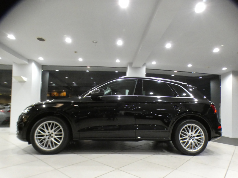 アウディ Q5 Q5 2.0TFSIｸﾜﾄﾛ ﾃﾞﾋﾞｭｰ&ﾗｸﾞｼﾞｭｱﾘｰ&ｱｼｽﾀﾝｽPKG　ADVｷｰ 追ACC ｻｲﾄﾞｱｼｽﾄ 衝突軽減 黒革 ﾋｰﾀｰ MMIﾅﾋﾞ ﾊﾞｰﾁｬﾙCP 全周ｶﾒﾗ PDC ﾏﾄﾘｸｽLED ｱﾝﾋﾞｴﾝﾄﾗｲﾄ Sﾗｲﾝｴｸｽﾃﾘｱ 20AW ☆ｴｱｻｽ　2年保証