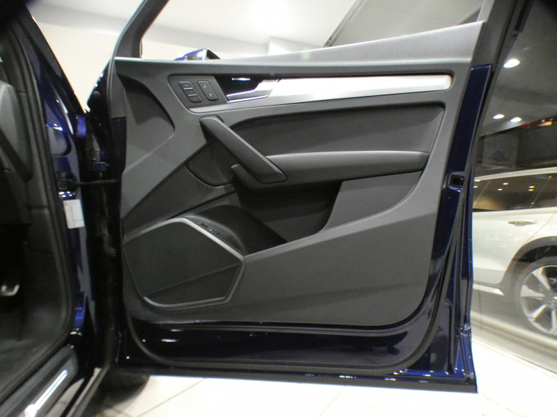 アウディ Q5 Q5 2.0TFSIｸﾜﾄﾛｽﾎﾟｰﾂ Sﾗｲﾝ&ｱｼｽﾀﾝｽPKG　ADVｷｰ 追ACC ｻｲﾄﾞｱｼｽﾄ ｱｳﾃﾞｨﾌﾟﾚｾﾝｽ ﾊﾟｰｸｱｼｽﾄ 半革 ﾋｰﾀｰ MMIﾅﾋﾞ ﾊﾞｰﾁｬﾙCP 全周ｶﾒﾗ PDC LEDﾗｲﾄ Sﾗｲﾝｴｸｽﾃﾘｱ&19AW　2年保証