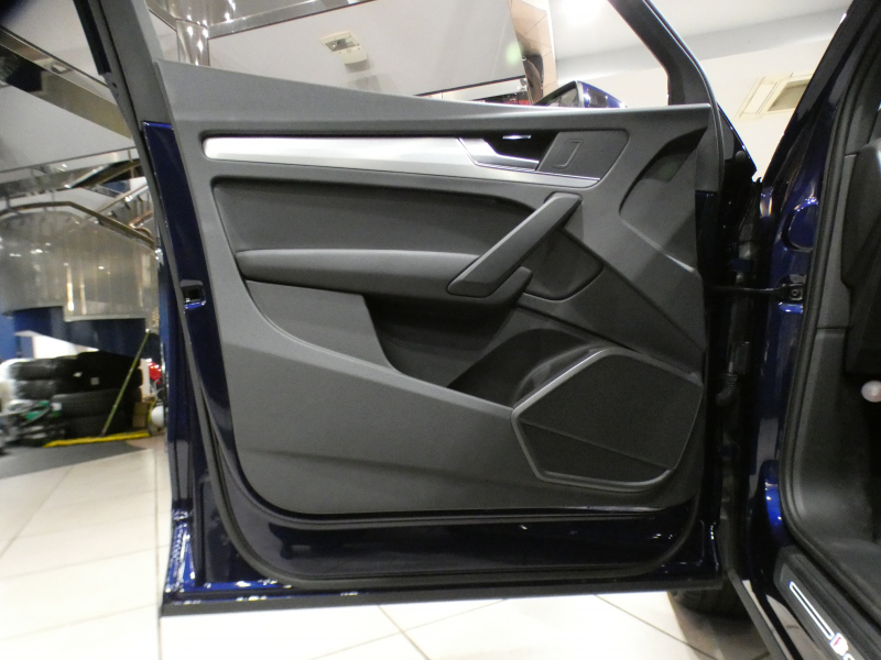 アウディ Q5 Q5 2.0TFSIｸﾜﾄﾛｽﾎﾟｰﾂ Sﾗｲﾝ&ｱｼｽﾀﾝｽPKG　ADVｷｰ 追ACC ｻｲﾄﾞｱｼｽﾄ ｱｳﾃﾞｨﾌﾟﾚｾﾝｽ ﾊﾟｰｸｱｼｽﾄ 半革 ﾋｰﾀｰ MMIﾅﾋﾞ ﾊﾞｰﾁｬﾙCP 全周ｶﾒﾗ PDC LEDﾗｲﾄ Sﾗｲﾝｴｸｽﾃﾘｱ&19AW　2年保証