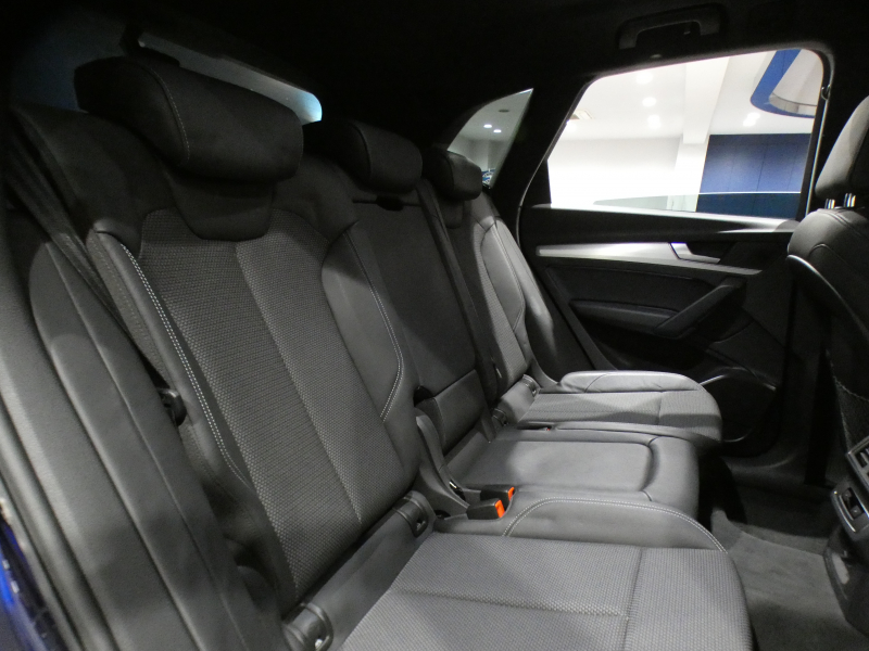 アウディ Q5 Q5 2.0TFSIｸﾜﾄﾛｽﾎﾟｰﾂ Sﾗｲﾝ&ｱｼｽﾀﾝｽPKG　ADVｷｰ 追ACC ｻｲﾄﾞｱｼｽﾄ ｱｳﾃﾞｨﾌﾟﾚｾﾝｽ ﾊﾟｰｸｱｼｽﾄ 半革 ﾋｰﾀｰ MMIﾅﾋﾞ ﾊﾞｰﾁｬﾙCP 全周ｶﾒﾗ PDC LEDﾗｲﾄ Sﾗｲﾝｴｸｽﾃﾘｱ&19AW　2年保証