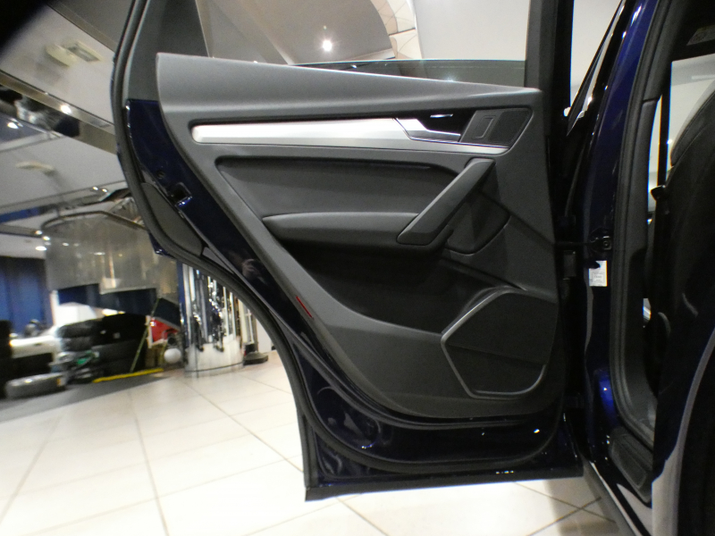 アウディ Q5 Q5 2.0TFSIｸﾜﾄﾛｽﾎﾟｰﾂ Sﾗｲﾝ&ｱｼｽﾀﾝｽPKG　ADVｷｰ 追ACC ｻｲﾄﾞｱｼｽﾄ ｱｳﾃﾞｨﾌﾟﾚｾﾝｽ ﾊﾟｰｸｱｼｽﾄ 半革 ﾋｰﾀｰ MMIﾅﾋﾞ ﾊﾞｰﾁｬﾙCP 全周ｶﾒﾗ PDC LEDﾗｲﾄ Sﾗｲﾝｴｸｽﾃﾘｱ&19AW　2年保証