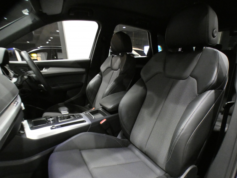 アウディ Q5 Q5 2.0TFSIｸﾜﾄﾛｽﾎﾟｰﾂ Sﾗｲﾝ&ｱｼｽﾀﾝｽPKG　ADVｷｰ 追ACC ｻｲﾄﾞｱｼｽﾄ ｱｳﾃﾞｨﾌﾟﾚｾﾝｽ ﾊﾟｰｸｱｼｽﾄ 半革 ﾋｰﾀｰ MMIﾅﾋﾞ ﾊﾞｰﾁｬﾙCP 全周ｶﾒﾗ PDC LEDﾗｲﾄ Sﾗｲﾝｴｸｽﾃﾘｱ&19AW　2年保証