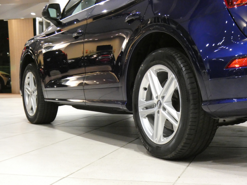 アウディ Q5 Q5 2.0TFSIｸﾜﾄﾛｽﾎﾟｰﾂ Sﾗｲﾝ&ｱｼｽﾀﾝｽPKG　ADVｷｰ 追ACC ｻｲﾄﾞｱｼｽﾄ ｱｳﾃﾞｨﾌﾟﾚｾﾝｽ ﾊﾟｰｸｱｼｽﾄ 半革 ﾋｰﾀｰ MMIﾅﾋﾞ ﾊﾞｰﾁｬﾙCP 全周ｶﾒﾗ PDC LEDﾗｲﾄ Sﾗｲﾝｴｸｽﾃﾘｱ&19AW　2年保証