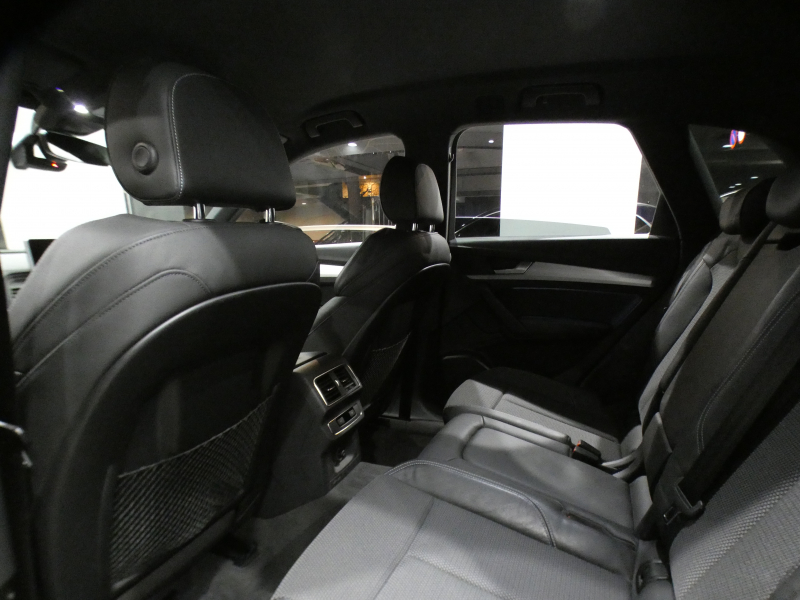 アウディ Q5 Q5 2.0TFSIｸﾜﾄﾛｽﾎﾟｰﾂ Sﾗｲﾝ&ｱｼｽﾀﾝｽPKG　ADVｷｰ 追ACC ｻｲﾄﾞｱｼｽﾄ ｱｳﾃﾞｨﾌﾟﾚｾﾝｽ ﾊﾟｰｸｱｼｽﾄ 半革 ﾋｰﾀｰ MMIﾅﾋﾞ ﾊﾞｰﾁｬﾙCP 全周ｶﾒﾗ PDC LEDﾗｲﾄ Sﾗｲﾝｴｸｽﾃﾘｱ&19AW　2年保証