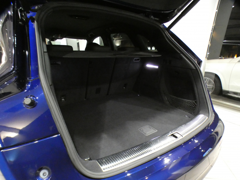 アウディ Q5 Q5 2.0TFSIｸﾜﾄﾛｽﾎﾟｰﾂ Sﾗｲﾝ&ｱｼｽﾀﾝｽPKG　ADVｷｰ 追ACC ｻｲﾄﾞｱｼｽﾄ ｱｳﾃﾞｨﾌﾟﾚｾﾝｽ ﾊﾟｰｸｱｼｽﾄ 半革 ﾋｰﾀｰ MMIﾅﾋﾞ ﾊﾞｰﾁｬﾙCP 全周ｶﾒﾗ PDC LEDﾗｲﾄ Sﾗｲﾝｴｸｽﾃﾘｱ&19AW　2年保証