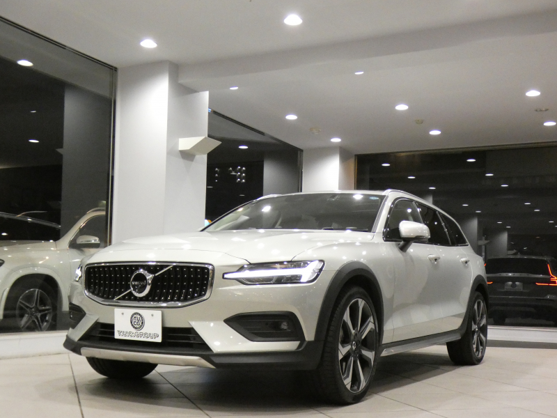 ボルボ V60 V60ｸﾛｽｶﾝﾄﾘｰ B5 AWD ﾌﾟﾛ ｸﾗｲﾒｰﾄPKG　☆1ｵｰﾅｰ 追ACC･LKA･ LCMA 白革 全席ﾋｰﾀｰ ﾍﾞﾝﾁﾚｰﾀｰ ﾏｯｻｰｼﾞ ☆ﾊﾟﾉﾗﾏSR ﾀｯﾁｽｸﾘｰﾝHDDﾅﾋﾞTV ☆B&Wｻｳﾝﾄﾞ 全周ｶﾒﾗ ﾍｯﾄﾞｱｯﾌﾟDSP LEDﾗｲﾄ ｵｰﾄﾃｰﾙｹﾞｰﾄ ｴｸｽﾃﾘｱｽﾀｲﾘﾝｸﾞKIT OP20AW　2年保証