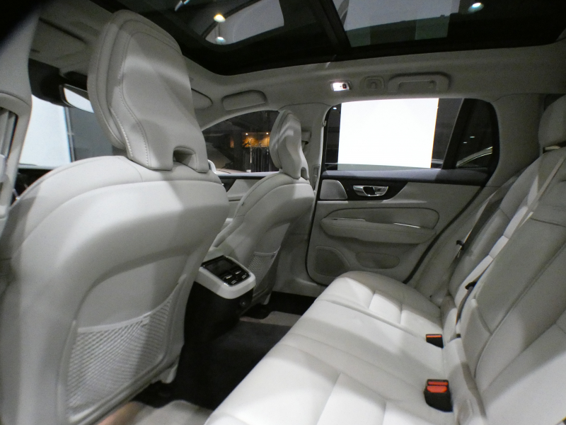 ボルボ V60 V60ｸﾛｽｶﾝﾄﾘｰ B5 AWD ﾌﾟﾛ ｸﾗｲﾒｰﾄPKG　☆1ｵｰﾅｰ 追ACC･LKA･ LCMA 白革 全席ﾋｰﾀｰ ﾍﾞﾝﾁﾚｰﾀｰ ﾏｯｻｰｼﾞ ☆ﾊﾟﾉﾗﾏSR ﾀｯﾁｽｸﾘｰﾝHDDﾅﾋﾞTV ☆B&Wｻｳﾝﾄﾞ 全周ｶﾒﾗ ﾍｯﾄﾞｱｯﾌﾟDSP LEDﾗｲﾄ ｵｰﾄﾃｰﾙｹﾞｰﾄ ｴｸｽﾃﾘｱｽﾀｲﾘﾝｸﾞKIT OP20AW　2年保証