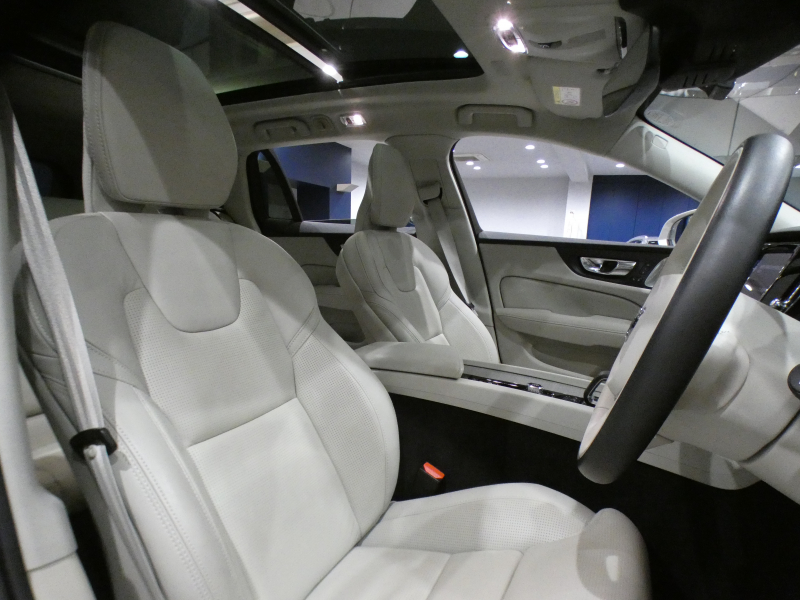 ボルボ V60 V60ｸﾛｽｶﾝﾄﾘｰ B5 AWD ﾌﾟﾛ ｸﾗｲﾒｰﾄPKG　☆1ｵｰﾅｰ 追ACC･LKA･ LCMA 白革 全席ﾋｰﾀｰ ﾍﾞﾝﾁﾚｰﾀｰ ﾏｯｻｰｼﾞ ☆ﾊﾟﾉﾗﾏSR ﾀｯﾁｽｸﾘｰﾝHDDﾅﾋﾞTV ☆B&Wｻｳﾝﾄﾞ 全周ｶﾒﾗ ﾍｯﾄﾞｱｯﾌﾟDSP LEDﾗｲﾄ ｵｰﾄﾃｰﾙｹﾞｰﾄ ｴｸｽﾃﾘｱｽﾀｲﾘﾝｸﾞKIT OP20AW　2年保証