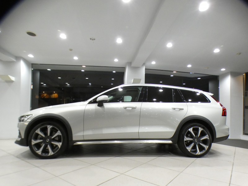 ボルボ V60 V60ｸﾛｽｶﾝﾄﾘｰ B5 AWD ﾌﾟﾛ ｸﾗｲﾒｰﾄPKG　☆1ｵｰﾅｰ 追ACC･LKA･ LCMA 白革 全席ﾋｰﾀｰ ﾍﾞﾝﾁﾚｰﾀｰ ﾏｯｻｰｼﾞ ☆ﾊﾟﾉﾗﾏSR ﾀｯﾁｽｸﾘｰﾝHDDﾅﾋﾞTV ☆B&Wｻｳﾝﾄﾞ 全周ｶﾒﾗ ﾍｯﾄﾞｱｯﾌﾟDSP LEDﾗｲﾄ ｵｰﾄﾃｰﾙｹﾞｰﾄ ｴｸｽﾃﾘｱｽﾀｲﾘﾝｸﾞKIT OP20AW　2年保証