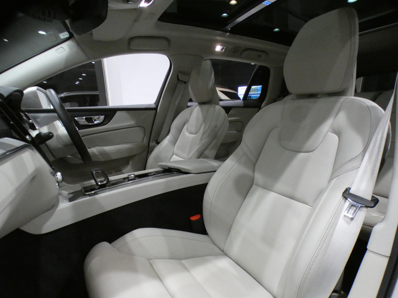 ボルボ V60 V60ｸﾛｽｶﾝﾄﾘｰ B5 AWD ﾌﾟﾛ ｸﾗｲﾒｰﾄPKG　☆1ｵｰﾅｰ 追ACC･LKA･ LCMA 白革 全席ﾋｰﾀｰ ﾍﾞﾝﾁﾚｰﾀｰ ﾏｯｻｰｼﾞ ☆ﾊﾟﾉﾗﾏSR ﾀｯﾁｽｸﾘｰﾝHDDﾅﾋﾞTV ☆B&Wｻｳﾝﾄﾞ 全周ｶﾒﾗ ﾍｯﾄﾞｱｯﾌﾟDSP LEDﾗｲﾄ ｵｰﾄﾃｰﾙｹﾞｰﾄ ｴｸｽﾃﾘｱｽﾀｲﾘﾝｸﾞKIT OP20AW　2年保証