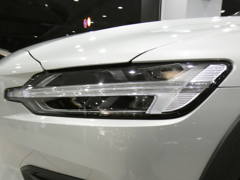 ボルボ V60 V60ｸﾛｽｶﾝﾄﾘｰ B5 AWD ﾌﾟﾛ ｸﾗｲﾒｰﾄPKG　☆1ｵｰﾅｰ 追ACC･LKA･ LCMA 白革 全席ﾋｰﾀｰ ﾍﾞﾝﾁﾚｰﾀｰ ﾏｯｻｰｼﾞ ☆ﾊﾟﾉﾗﾏSR ﾀｯﾁｽｸﾘｰﾝHDDﾅﾋﾞTV ☆B&Wｻｳﾝﾄﾞ 全周ｶﾒﾗ ﾍｯﾄﾞｱｯﾌﾟDSP LEDﾗｲﾄ ｵｰﾄﾃｰﾙｹﾞｰﾄ ｴｸｽﾃﾘｱｽﾀｲﾘﾝｸﾞKIT OP20AW　2年保証