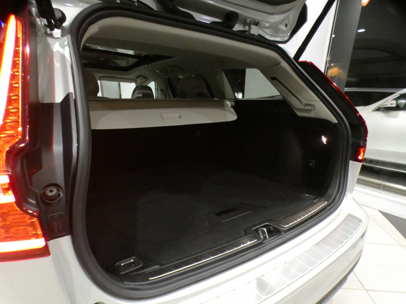 ボルボ V60 V60ｸﾛｽｶﾝﾄﾘｰ B5 AWD ﾌﾟﾛ ｸﾗｲﾒｰﾄPKG　☆1ｵｰﾅｰ 追ACC･LKA･ LCMA 白革 全席ﾋｰﾀｰ ﾍﾞﾝﾁﾚｰﾀｰ ﾏｯｻｰｼﾞ ☆ﾊﾟﾉﾗﾏSR ﾀｯﾁｽｸﾘｰﾝHDDﾅﾋﾞTV ☆B&Wｻｳﾝﾄﾞ 全周ｶﾒﾗ ﾍｯﾄﾞｱｯﾌﾟDSP LEDﾗｲﾄ ｵｰﾄﾃｰﾙｹﾞｰﾄ ｴｸｽﾃﾘｱｽﾀｲﾘﾝｸﾞKIT OP20AW　2年保証