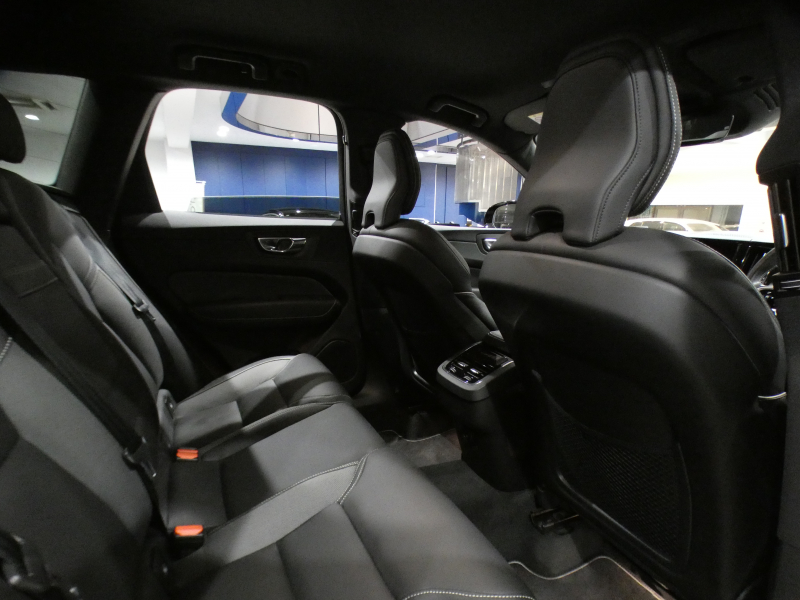 ボルボ XC60 XC60 B6 AWD Rﾃﾞｻﾞｲﾝ　☆1ｵｰﾅｰ ｼﾃｨｾｰﾌﾃｨ ACC･BLIS 黒半革 全席ﾋｰﾀｰ ﾀｯﾁｽｸﾘｰﾝHDDﾅﾋﾞTV harman/K 全周囲ｶﾒﾗ ﾍｯﾄﾞｱｯﾌﾟDSP LEDﾗｲﾄ Rﾃﾞｻﾞｲﾝ専用ｴｸｽﾃﾘｱ&21AW 300ps　2年保証