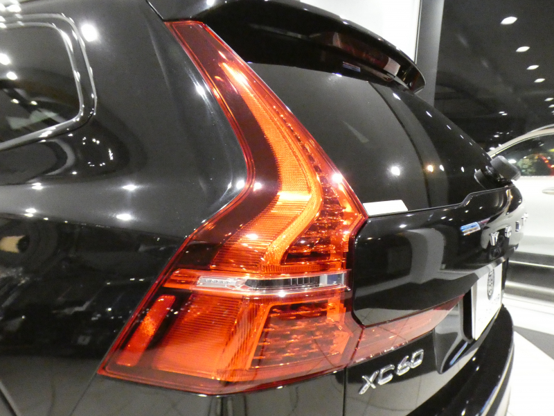 ボルボ XC60 XC60 B6 AWD Rﾃﾞｻﾞｲﾝ　☆1ｵｰﾅｰ ｼﾃｨｾｰﾌﾃｨ ACC･BLIS 黒半革 全席ﾋｰﾀｰ ﾀｯﾁｽｸﾘｰﾝHDDﾅﾋﾞTV harman/K 全周囲ｶﾒﾗ ﾍｯﾄﾞｱｯﾌﾟDSP LEDﾗｲﾄ Rﾃﾞｻﾞｲﾝ専用ｴｸｽﾃﾘｱ&21AW 300ps　2年保証