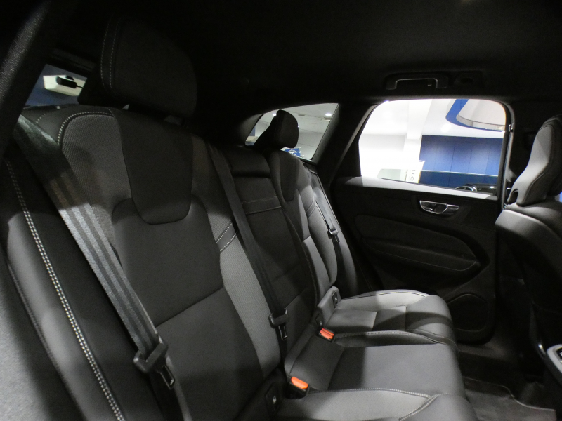 ボルボ XC60 XC60 B6 AWD Rﾃﾞｻﾞｲﾝ　☆1ｵｰﾅｰ ｼﾃｨｾｰﾌﾃｨ ACC･BLIS 黒半革 全席ﾋｰﾀｰ ﾀｯﾁｽｸﾘｰﾝHDDﾅﾋﾞTV harman/K 全周囲ｶﾒﾗ ﾍｯﾄﾞｱｯﾌﾟDSP LEDﾗｲﾄ Rﾃﾞｻﾞｲﾝ専用ｴｸｽﾃﾘｱ&21AW 300ps　2年保証