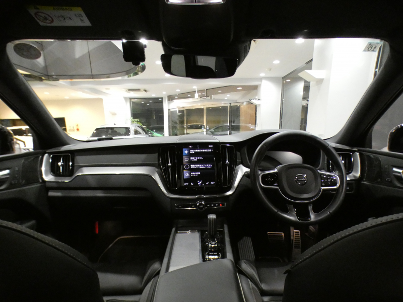 ボルボ XC60 XC60 B6 AWD Rﾃﾞｻﾞｲﾝ　☆1ｵｰﾅｰ ｼﾃｨｾｰﾌﾃｨ ACC･BLIS 黒半革 全席ﾋｰﾀｰ ﾀｯﾁｽｸﾘｰﾝHDDﾅﾋﾞTV harman/K 全周囲ｶﾒﾗ ﾍｯﾄﾞｱｯﾌﾟDSP LEDﾗｲﾄ Rﾃﾞｻﾞｲﾝ専用ｴｸｽﾃﾘｱ&21AW 300ps　2年保証