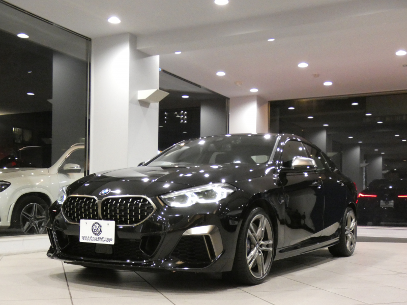 BMW 2シリーズ M235i Xﾄﾞﾗｲﾌﾞ ｸﾞﾗﾝｸｰﾍﾟ　ｺﾝﾌｫA Dｱｼｽﾄ 追ACC ﾚｰﾝDW 衝突軽減 黒革 ﾋｰﾀｰ iﾄﾞﾗｲﾌﾞﾅﾋﾞ(第7世代) Bｶﾒﾗ PDC LEDﾗｲﾄ ｱﾝﾋﾞｴﾝﾄﾗｲﾄ 専用ｴｸｽﾃﾘｱ&18AW 306ps　2年保証