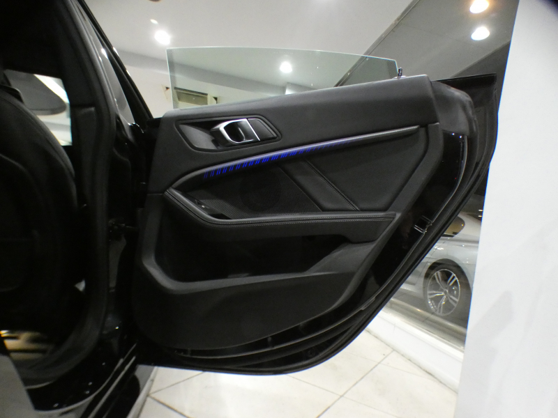 BMW 2シリーズ M235i Xﾄﾞﾗｲﾌﾞ ｸﾞﾗﾝｸｰﾍﾟ　ｺﾝﾌｫA Dｱｼｽﾄ 追ACC ﾚｰﾝDW 衝突軽減 黒革 ﾋｰﾀｰ iﾄﾞﾗｲﾌﾞﾅﾋﾞ(第7世代) Bｶﾒﾗ PDC LEDﾗｲﾄ ｱﾝﾋﾞｴﾝﾄﾗｲﾄ 専用ｴｸｽﾃﾘｱ&18AW 306ps　2年保証