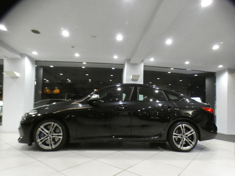 BMW 2シリーズ M235i Xﾄﾞﾗｲﾌﾞ ｸﾞﾗﾝｸｰﾍﾟ　ｺﾝﾌｫA Dｱｼｽﾄ 追ACC ﾚｰﾝDW 衝突軽減 黒革 ﾋｰﾀｰ iﾄﾞﾗｲﾌﾞﾅﾋﾞ(第7世代) Bｶﾒﾗ PDC LEDﾗｲﾄ ｱﾝﾋﾞｴﾝﾄﾗｲﾄ 専用ｴｸｽﾃﾘｱ&18AW 306ps　2年保証