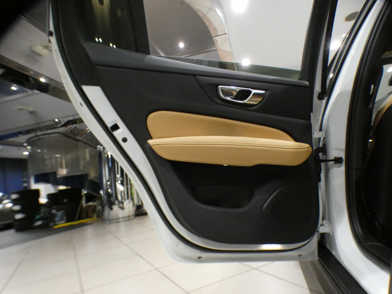 ボルボ V60 V60ｸﾛｽｶﾝﾄﾘｰ ｱﾙﾃｨﾒｯﾄB5 AWD　追ACC･LKA･ BLIS 茶革 全席ﾋｰﾀｰ ﾍﾞﾝﾁﾚｰﾀｰ ﾏｯｻｰｼﾞ ☆ｽﾃｱﾋｰﾀｰ ☆ｸﾘｽﾀﾙｼﾌﾄﾉﾌﾞ ﾀｯﾁｽｸﾘｰﾝGoogleﾅﾋﾞ harman/K 全周ｶﾒﾗ LEDﾗｲﾄ ｵｰﾄﾃｰﾙｹﾞｰﾄ 19AW B5EG+ﾓｰﾀｰ　2年保証