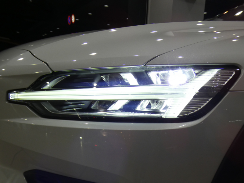 ボルボ V60 V60ｸﾛｽｶﾝﾄﾘｰ ｱﾙﾃｨﾒｯﾄB5 AWD　追ACC･LKA･ BLIS 茶革 全席ﾋｰﾀｰ ﾍﾞﾝﾁﾚｰﾀｰ ﾏｯｻｰｼﾞ ☆ｽﾃｱﾋｰﾀｰ ☆ｸﾘｽﾀﾙｼﾌﾄﾉﾌﾞ ﾀｯﾁｽｸﾘｰﾝGoogleﾅﾋﾞ harman/K 全周ｶﾒﾗ LEDﾗｲﾄ ｵｰﾄﾃｰﾙｹﾞｰﾄ 19AW B5EG+ﾓｰﾀｰ　2年保証