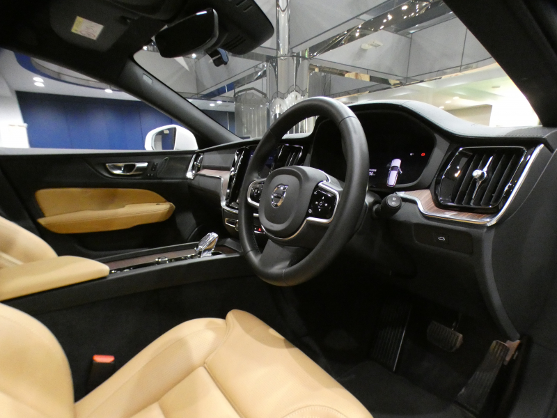 ボルボ V60 V60ｸﾛｽｶﾝﾄﾘｰ ｱﾙﾃｨﾒｯﾄB5 AWD　追ACC･LKA･ BLIS 茶革 全席ﾋｰﾀｰ ﾍﾞﾝﾁﾚｰﾀｰ ﾏｯｻｰｼﾞ ☆ｽﾃｱﾋｰﾀｰ ☆ｸﾘｽﾀﾙｼﾌﾄﾉﾌﾞ ﾀｯﾁｽｸﾘｰﾝGoogleﾅﾋﾞ harman/K 全周ｶﾒﾗ LEDﾗｲﾄ ｵｰﾄﾃｰﾙｹﾞｰﾄ 19AW B5EG+ﾓｰﾀｰ　2年保証